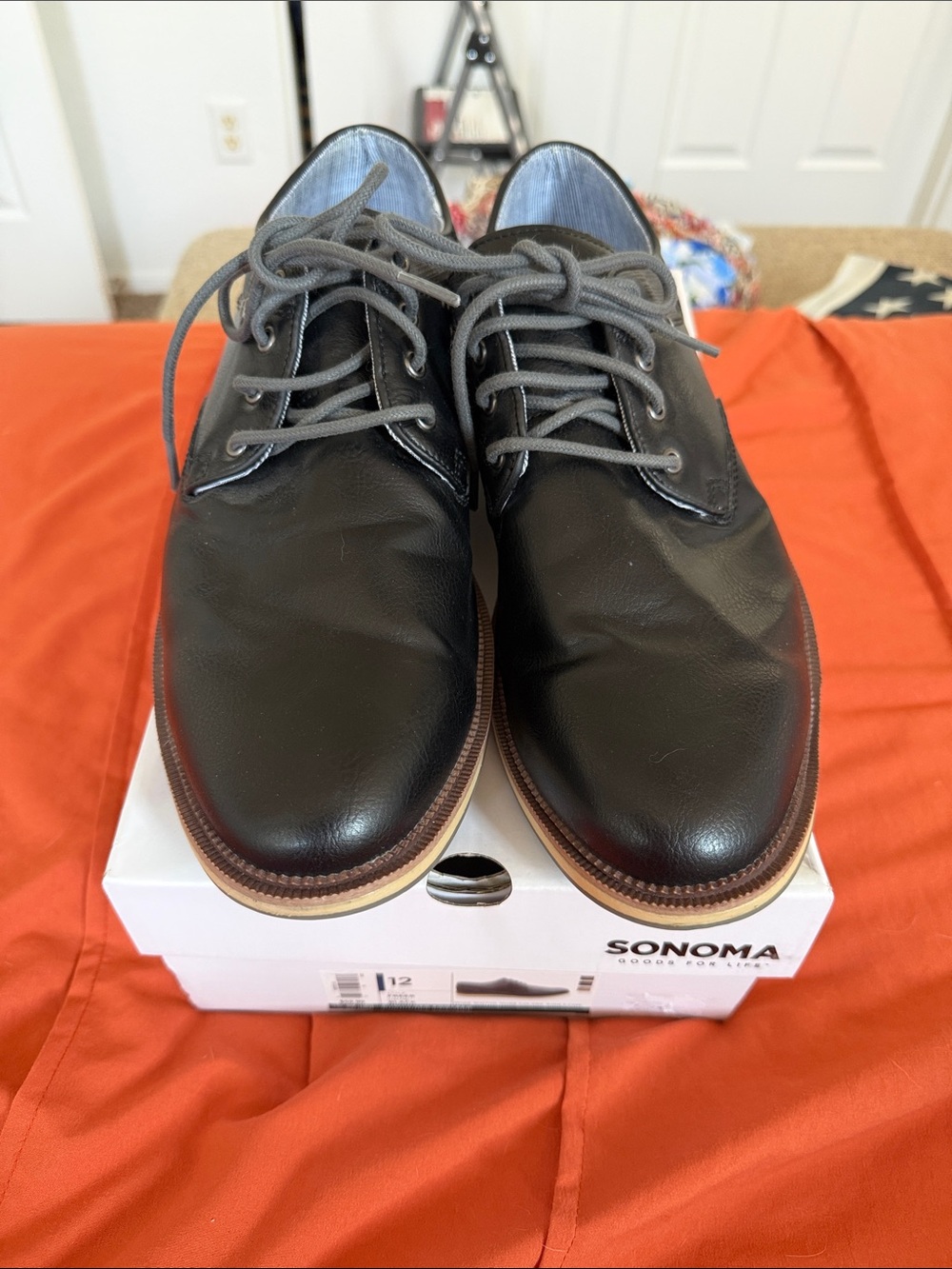 Sonoma Black Leather Derby Shoes with Tan Welt